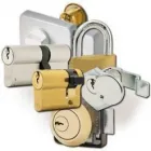 Przedsiębiorstwo 74 wizerunek CENTRUM BADTKE, DORABIANIE KLUCZY, AWARYJNE OTWIERANIE, GRAWEROWANIE, PIECZĄTKI, OSTRZENIE. Zamki, Klamki w Inowrocław KP