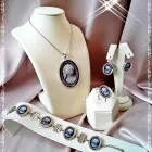 Przedsiębiorstwo 1 wizerunek PRACOWNIA ARTYSTYCZNO-GRAWERSKA DOMINIKA DZIWOKI Złoto, Kamienie Szlachetne w Rybnik SL