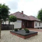 Przedsiębiorstwo 2 wizerunek SPECJALISTYCZNA PRZYCHODNIA WETERYNARYJNA AKACJOWA LEK. WET. JAROSŁAW KOPCIAŁ Zoologiczne Sklepy w Kiełczów DS