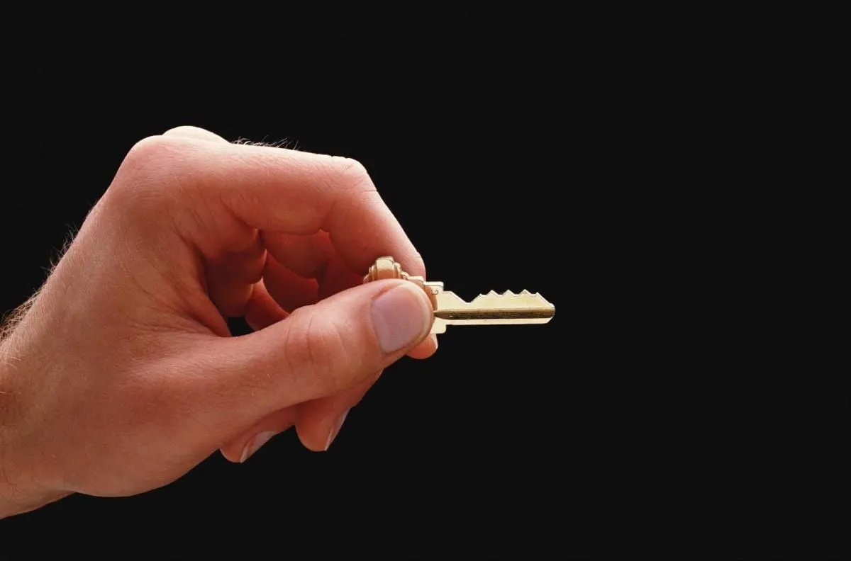 Przedsiębiorstwo 15 wizerunek CHRUST DORABIANE KLUCZY,AWARYJNE OTWIERANIE SAMOCHODU,KODOWANIE PILOTÓW,WYMIANA DRZWI