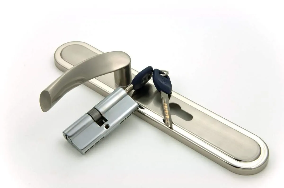 Przedsiębiorstwo 10 wizerunek CHRUST DORABIANE KLUCZY,AWARYJNE OTWIERANIE SAMOCHODU,KODOWANIE PILOTÓW,WYMIANA DRZWI