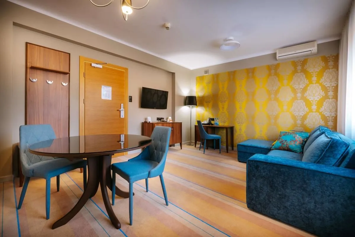 Przedsiębiorstwo 12 wizerunek BEST WESTERN HOTEL CRISTAL