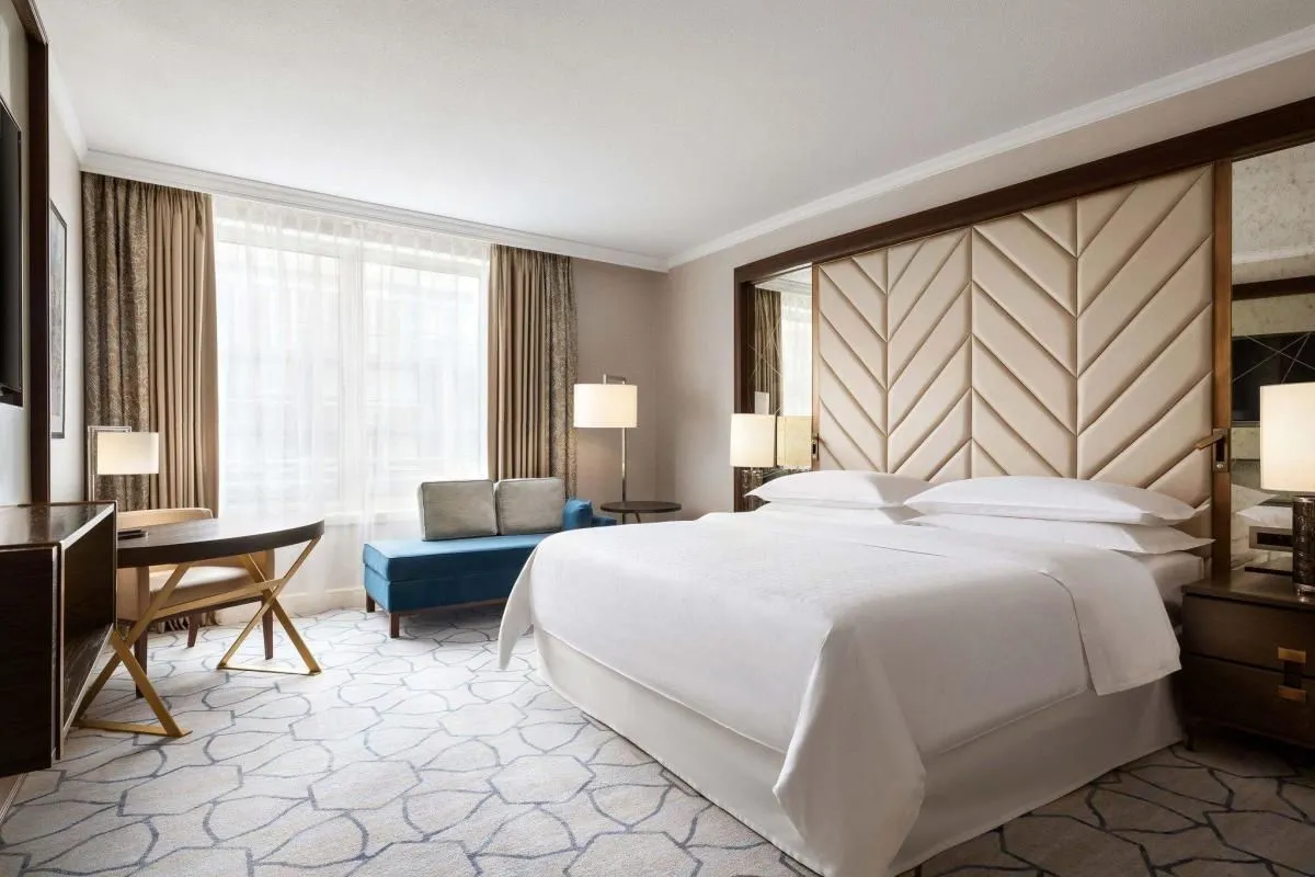 Przedsiębiorstwo 7 wizerunek SHERATON GRAND WARSAW