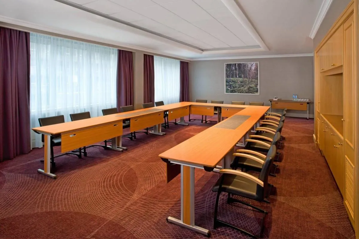 Przedsiębiorstwo 53 wizerunek SHERATON GRAND WARSAW