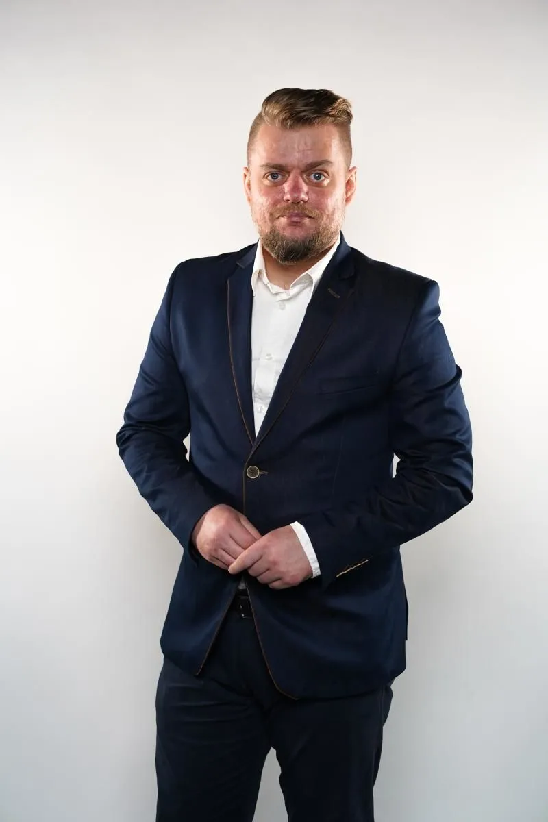 Przedsiębiorstwo 1 wizerunek PAWEŁ ROCZYNA EKSPERT UBEZPIECZEŃ